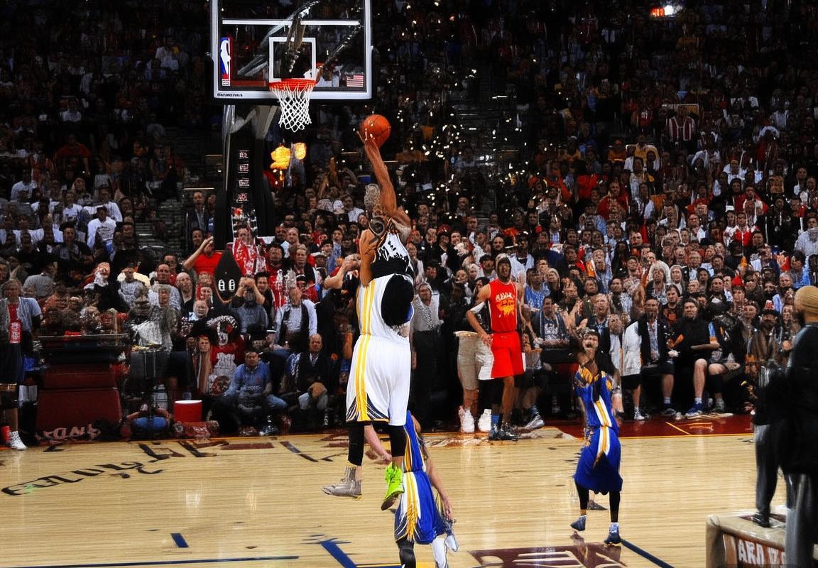 2013年NBA季后赛：马刺vs勇士经典对决解析(图3)